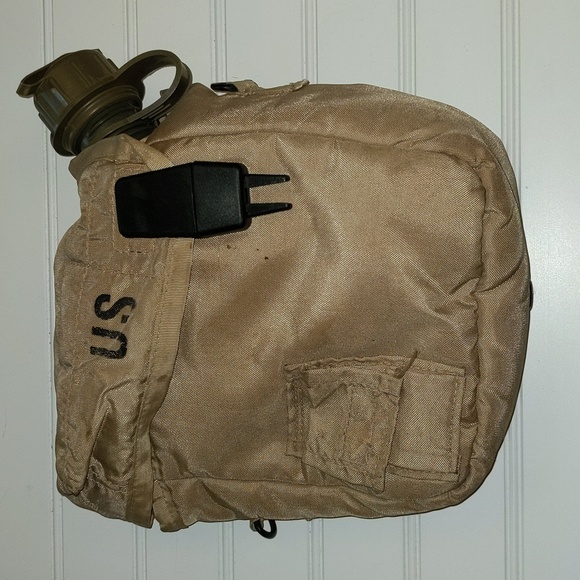 US Military Surplus Canteen with Cover - Picture 1 of 13